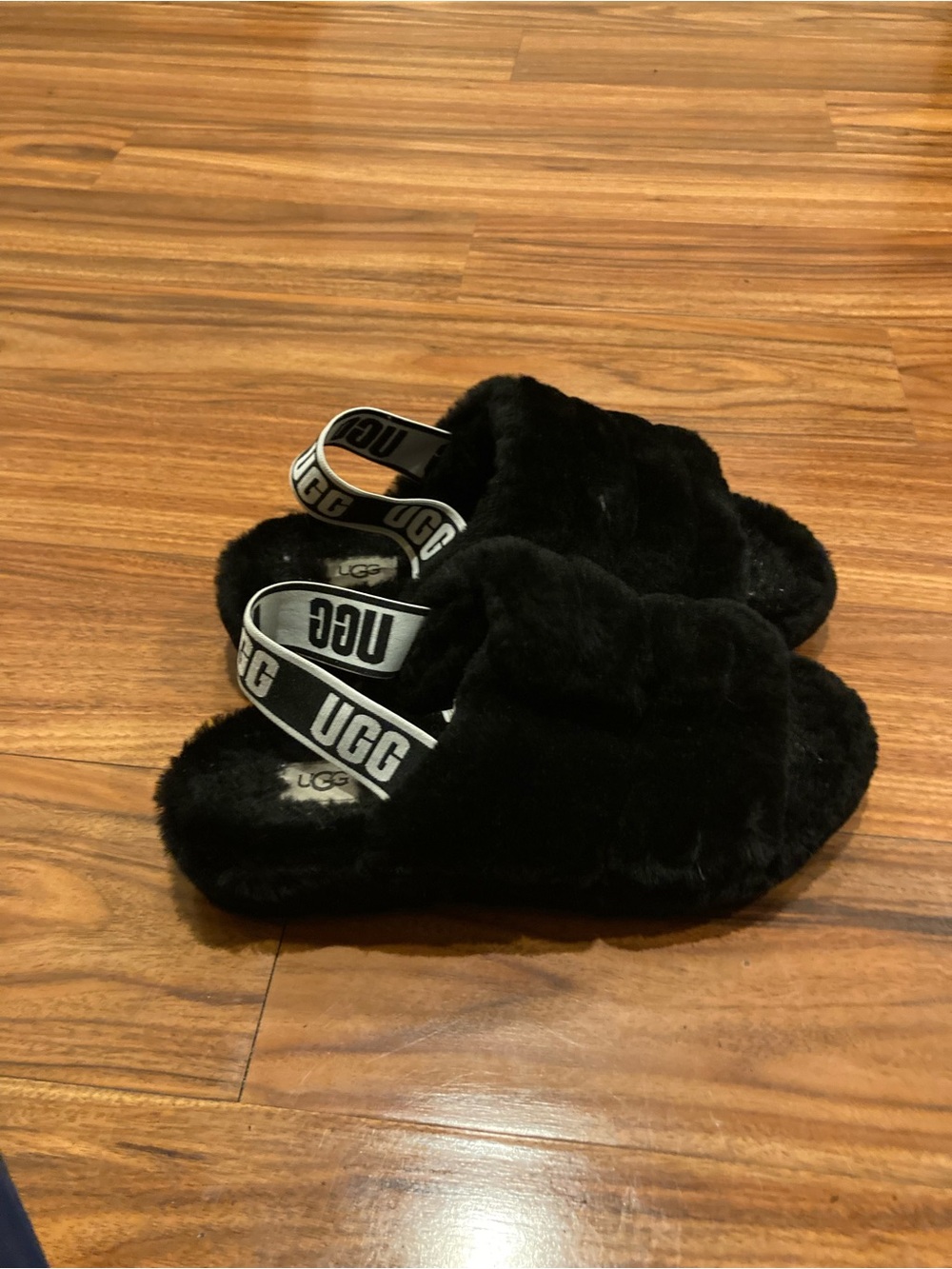 UGG Fluff Yeah Women’s Slide Slippers Shearling Fur Black US 9 EU 40 UK 7